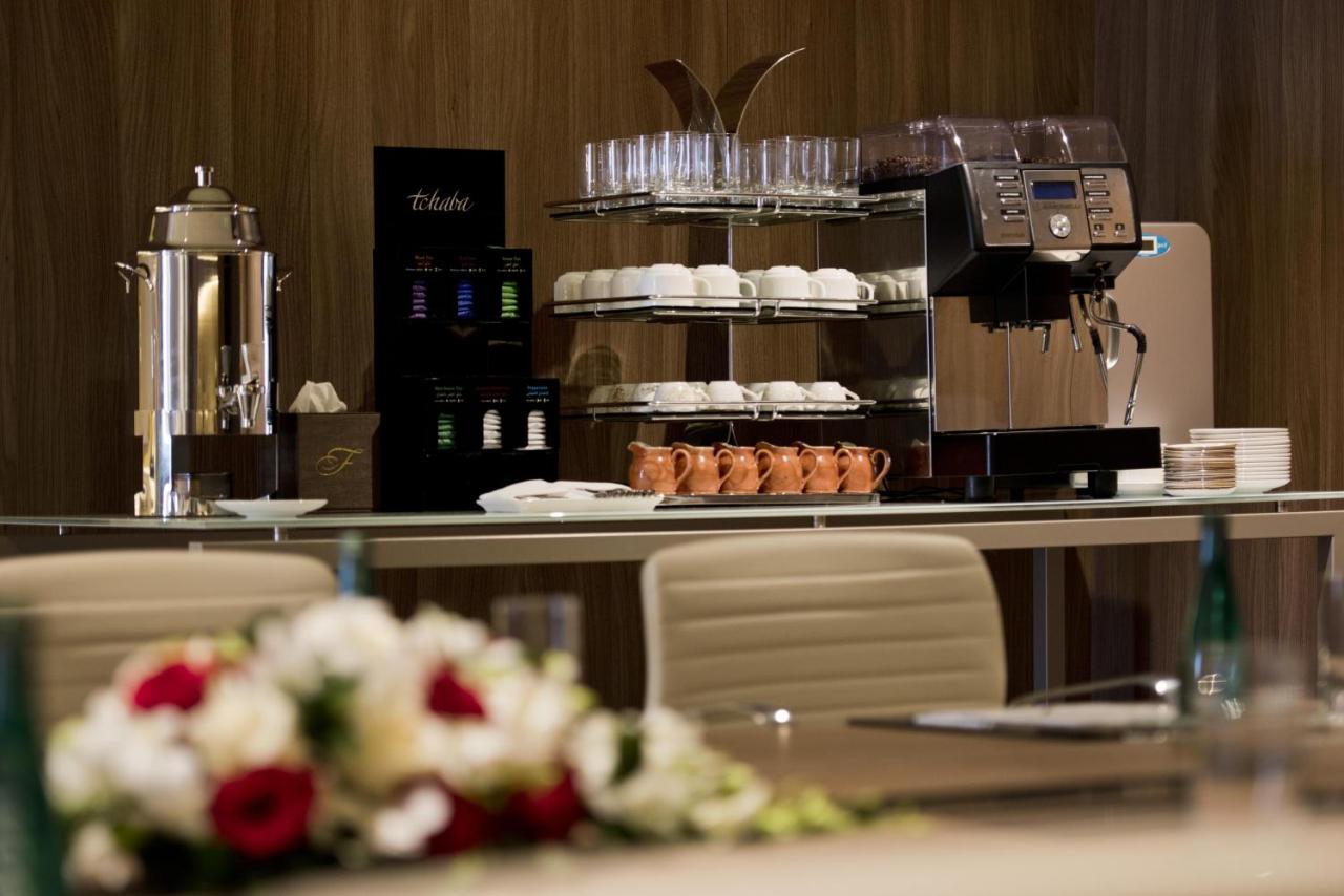 Voco Doha West Bay Suites By Ihg होटल