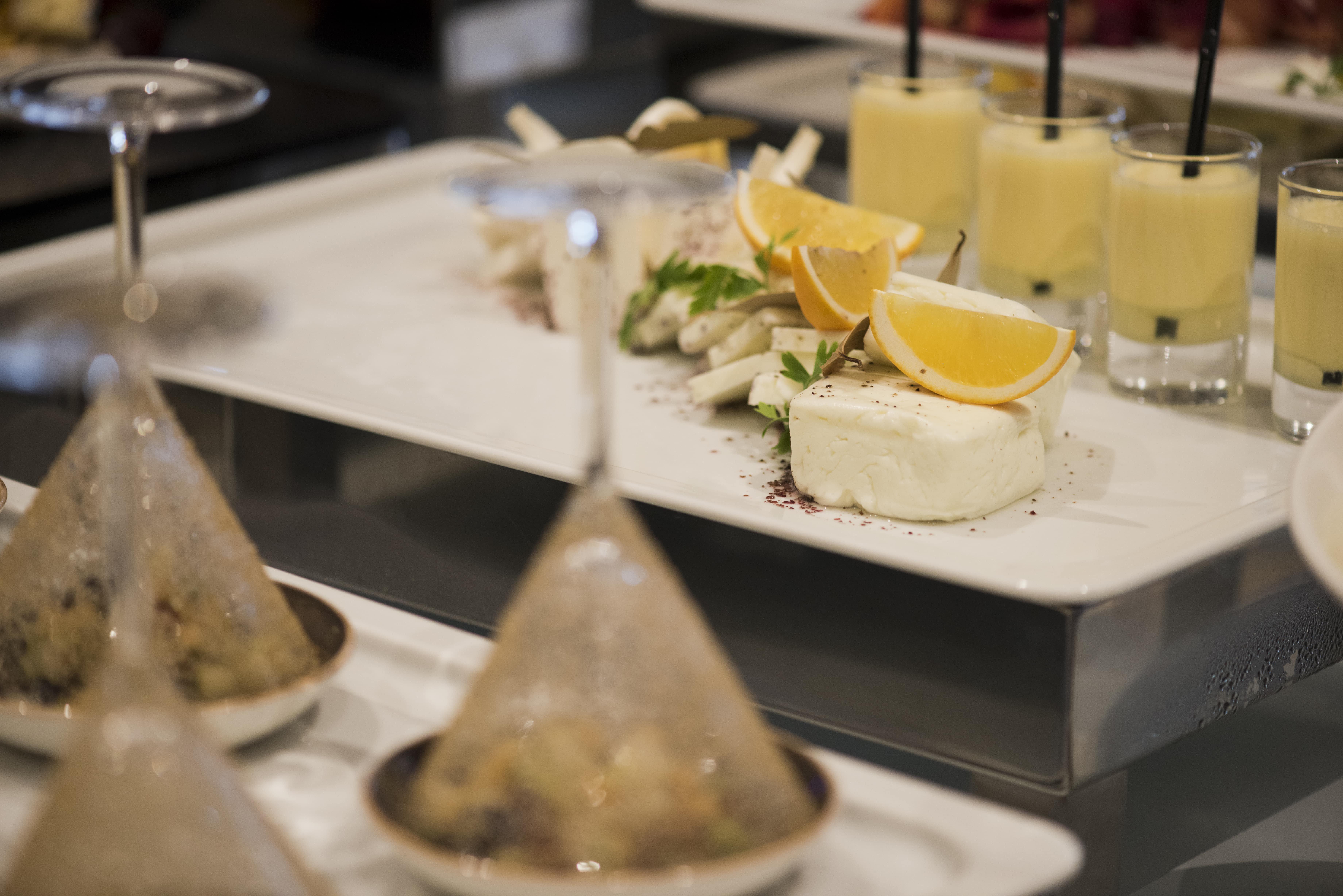 Voco Doha West Bay Suites By Ihg Hotel