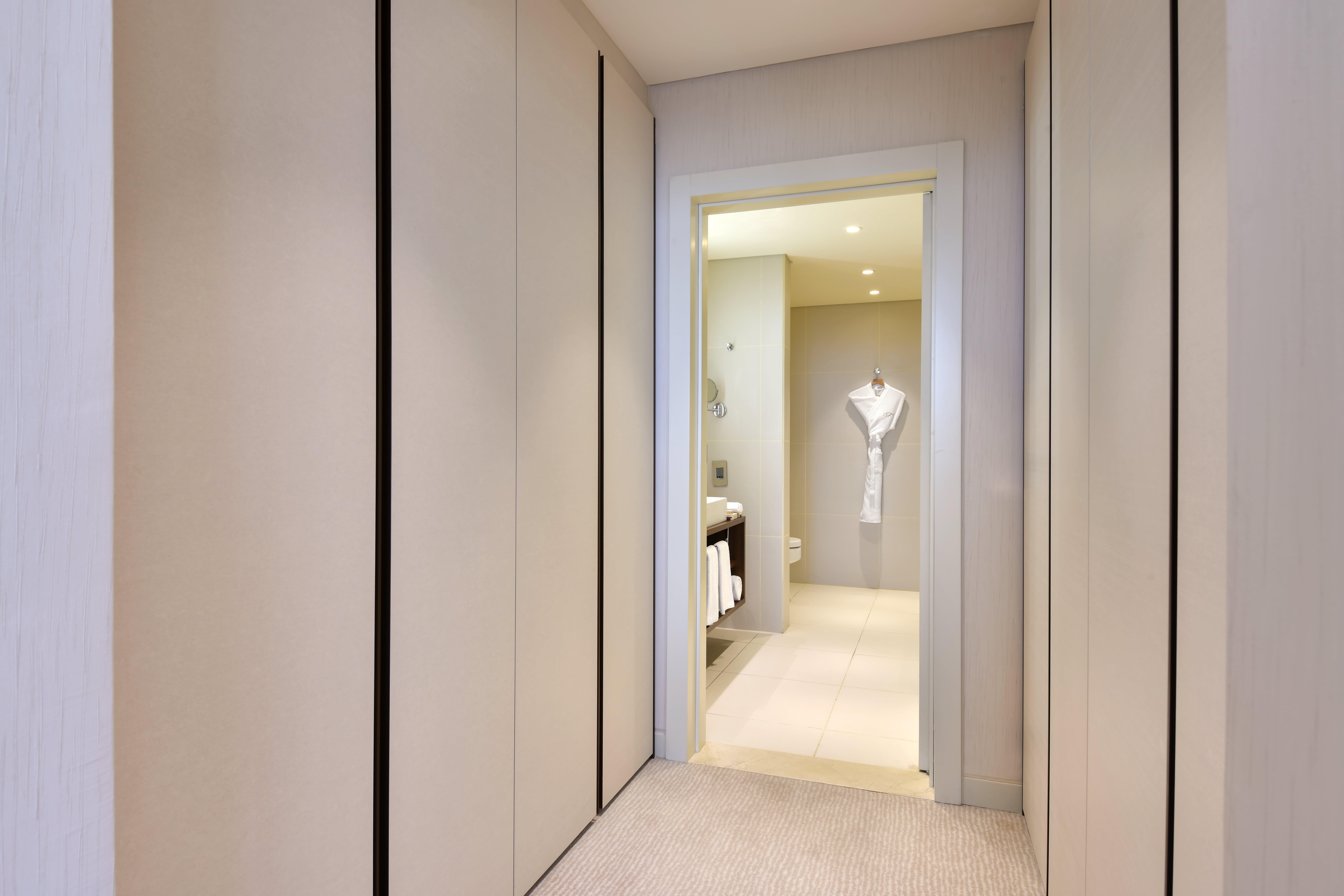Hotel Voco Doha West Bay Suites By Ihg Doha